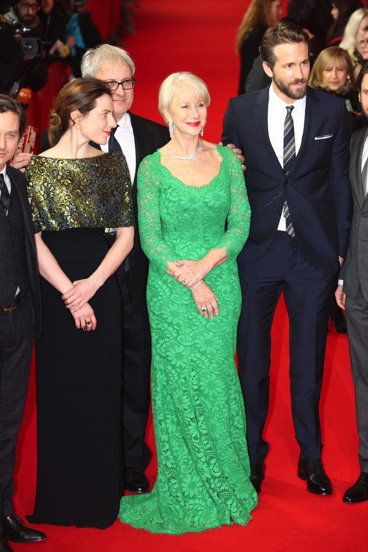 2015年2月10日，英国著名女星海伦·米伦佩戴通灵珠宝高端定制STARLET（红毯）系列及传世翡翠戒指亮相红毯