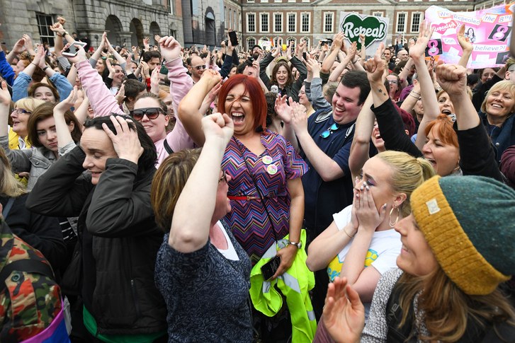AbortionreferenduminIrelandvoterscelebrate3