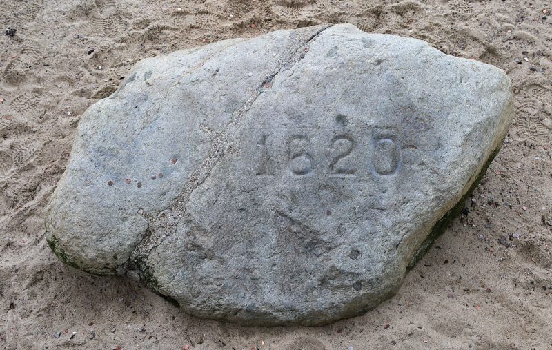 1200px-Plymouth_Rock,_Plymouth,_MA,_jjron_03.05.2012