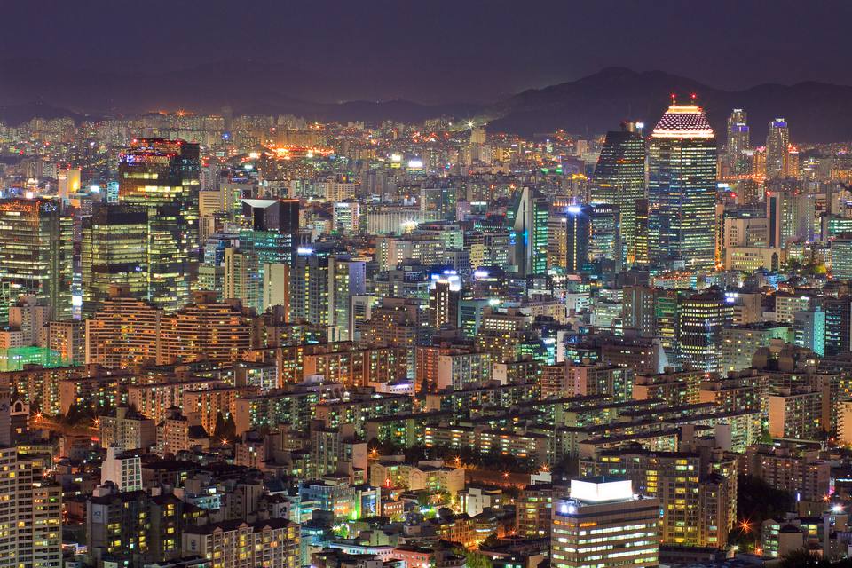 Seoul-Korea-Night-Getty-Images-59ba0440845b34001018f0a0