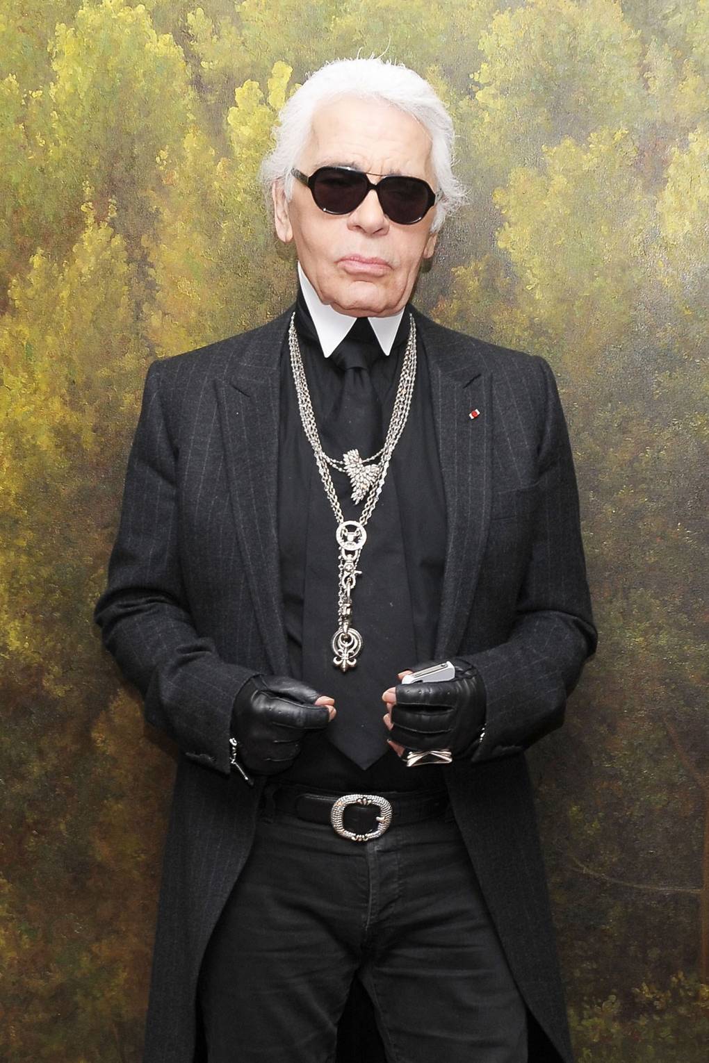 karl-lagerfeld-2012-vogue-11may16-getty_b