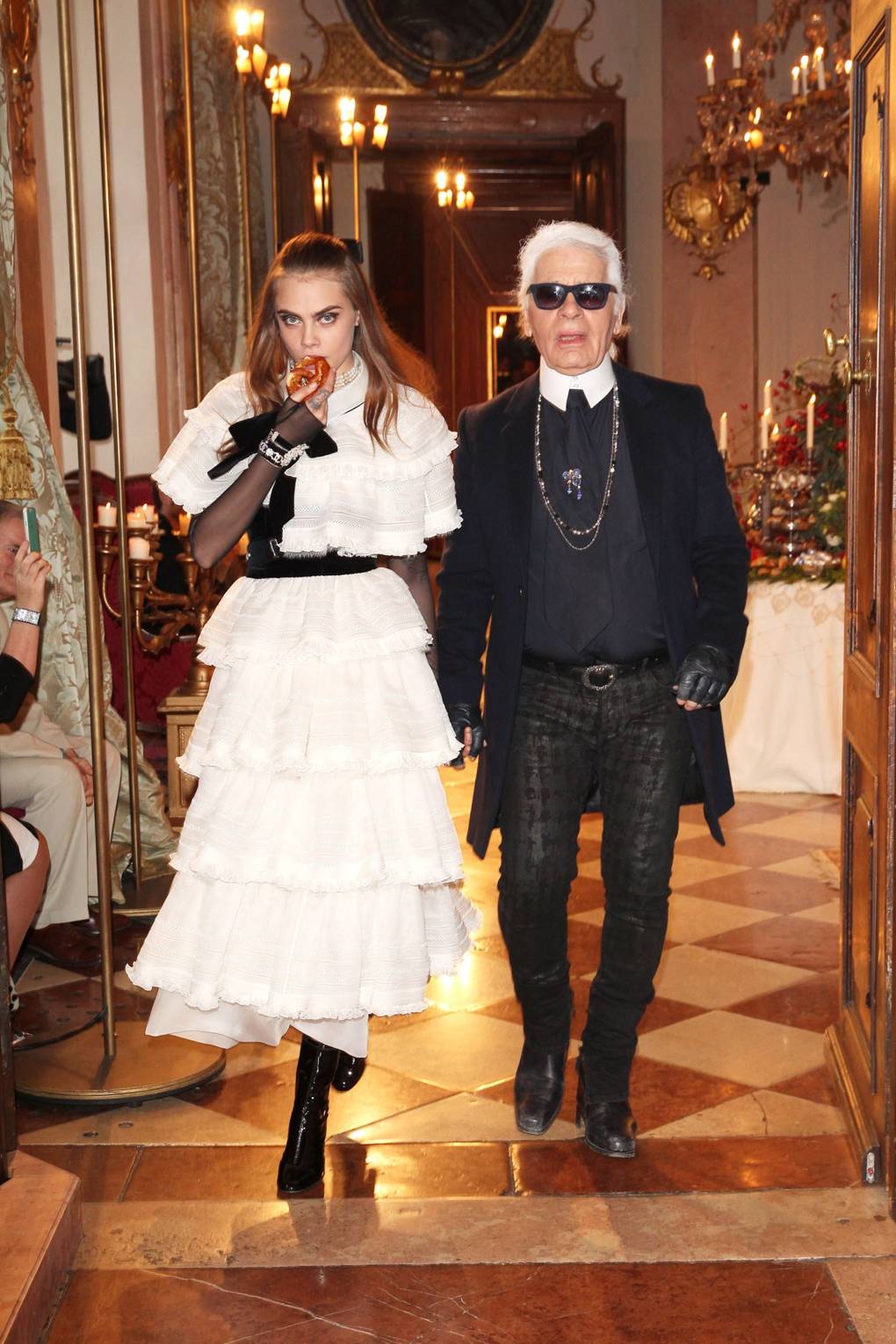 karl-lagerfeld-cara-delevigne-2014-vogue-11may16-getty_b