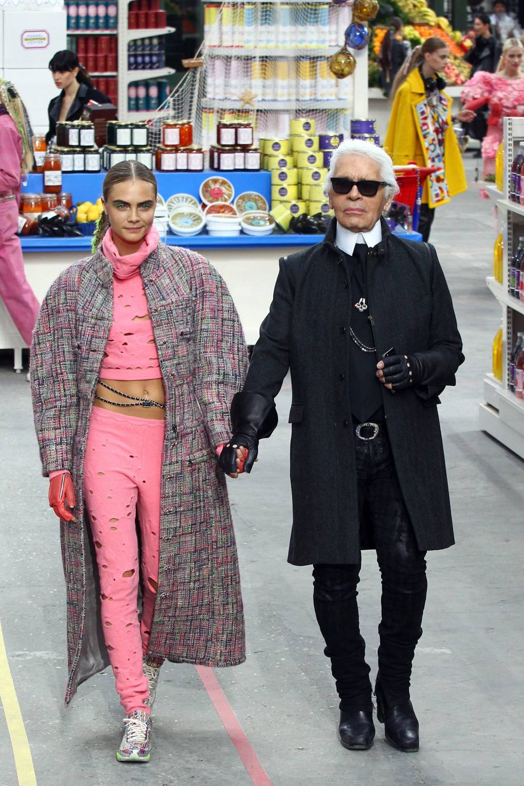 karl-lagerfeld-cara-delevingne-mar14-24sept14-rex_b