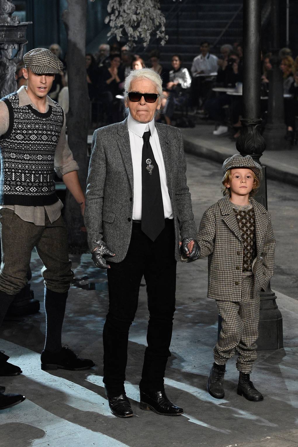 karl-lagerfeld-dec-2015-vogue-11may16-getty_b