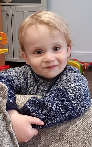 9264468-7365027-The_toddlers_were_found_seriously_injured_after_their_mother_was-a-31_1565984613854