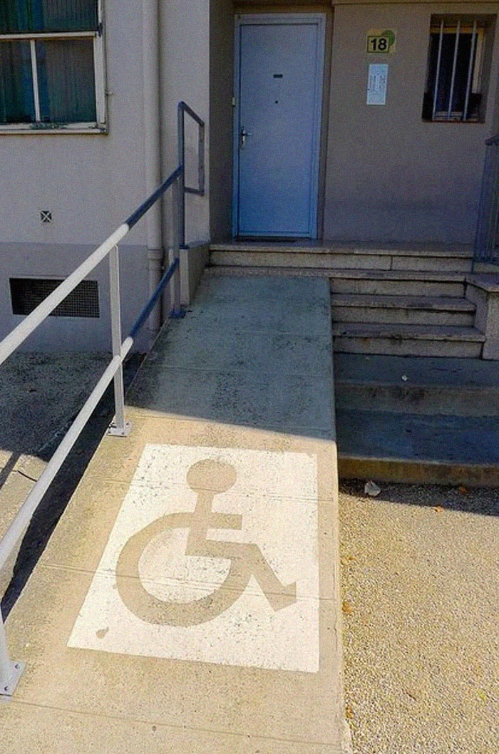 extreme-wheelchairing-accessibility-fails-5-5d4d681fdc139__700