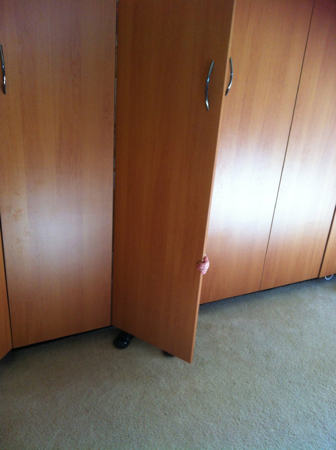 hiding-kids10