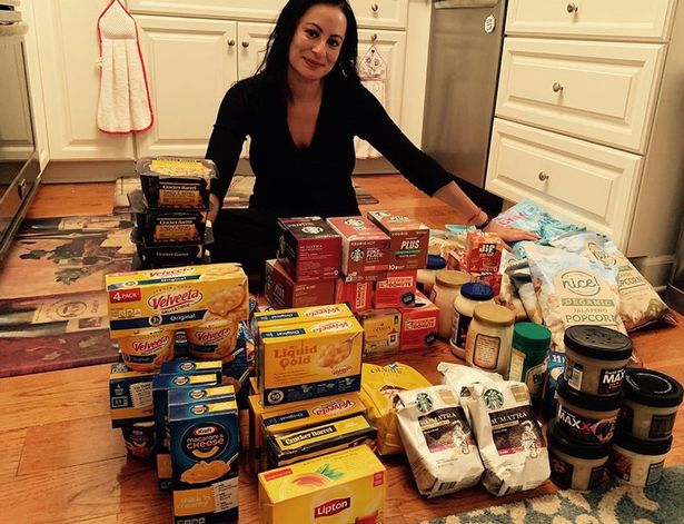 0_PAY-PA-Real-Life-April-Smith-Dumpster-diver (3)