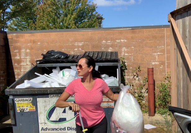 0_PAY-PA-Real-Life-April-Smith-Dumpster-diver