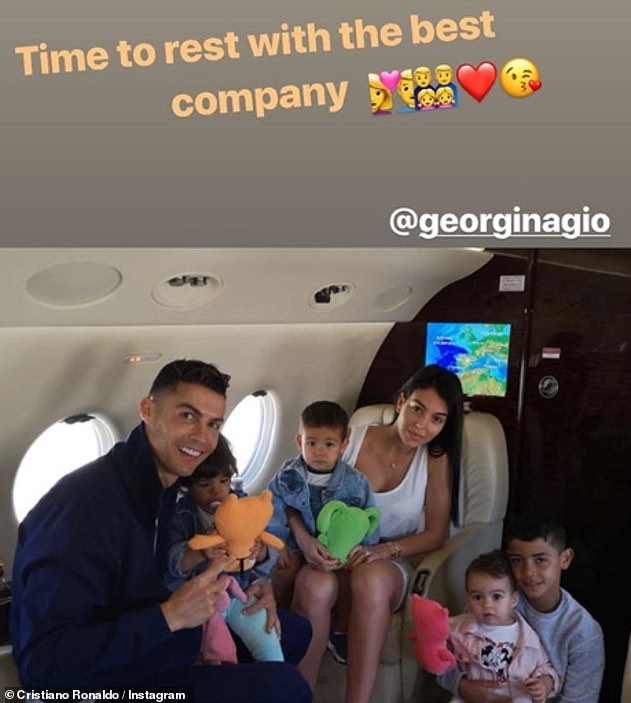 14730086-7474985-Cristiano_Ronaldo_and_girlfriend_Georgina_Rodr_guez_with_all_fou-a-16_1568758324845