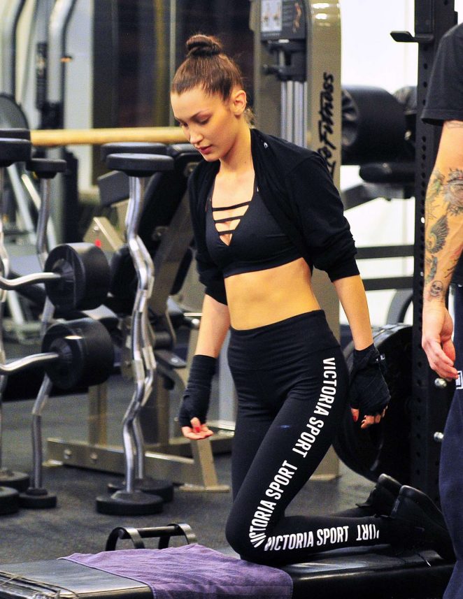 Bella-Hadid-in-Sports-Bra--08-662x857