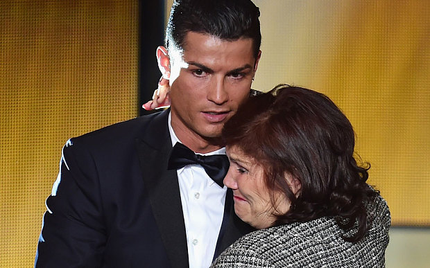 ronaldo-and-mother_3333491b