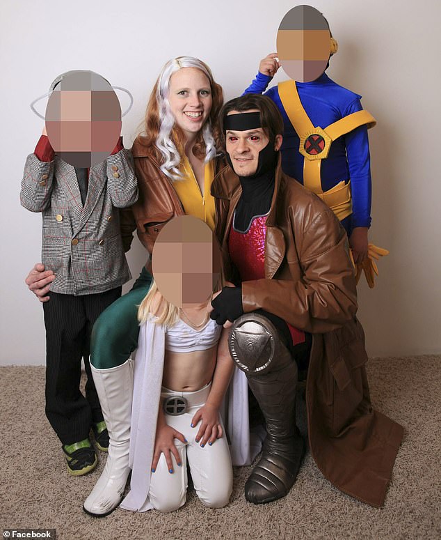 19124802-7522189-Buchanan_with_her_husband_and_his_children_in_costme_She_said_sh-m-55_1569877168681
