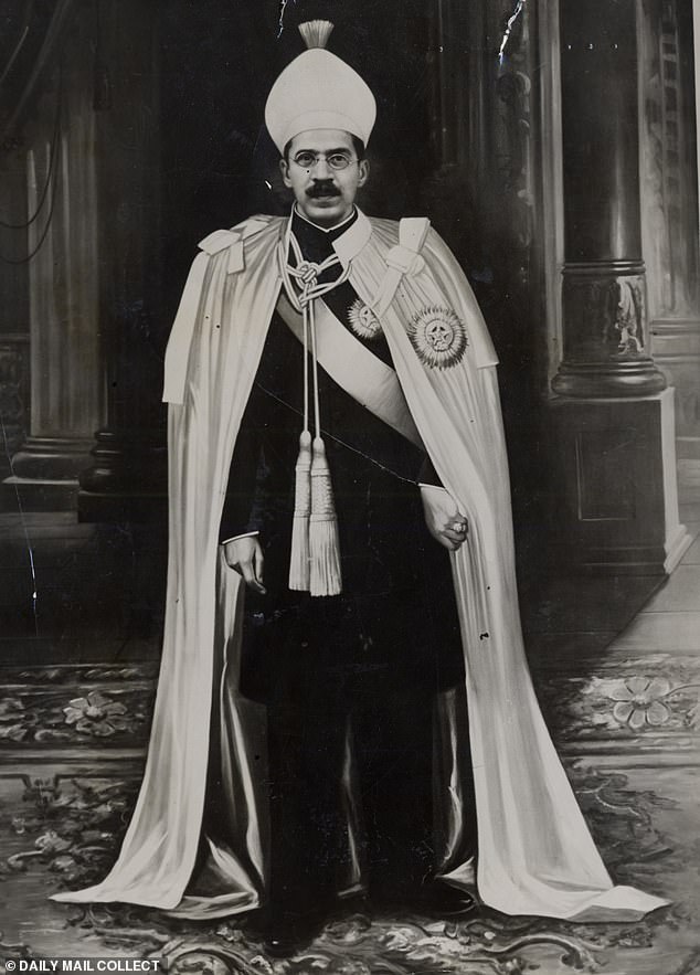 19274086-7535637-Pictured_The_seventh_Nizam_of_Hyderabad_was_so_rich_in_fact_that-a-55_1570144168766