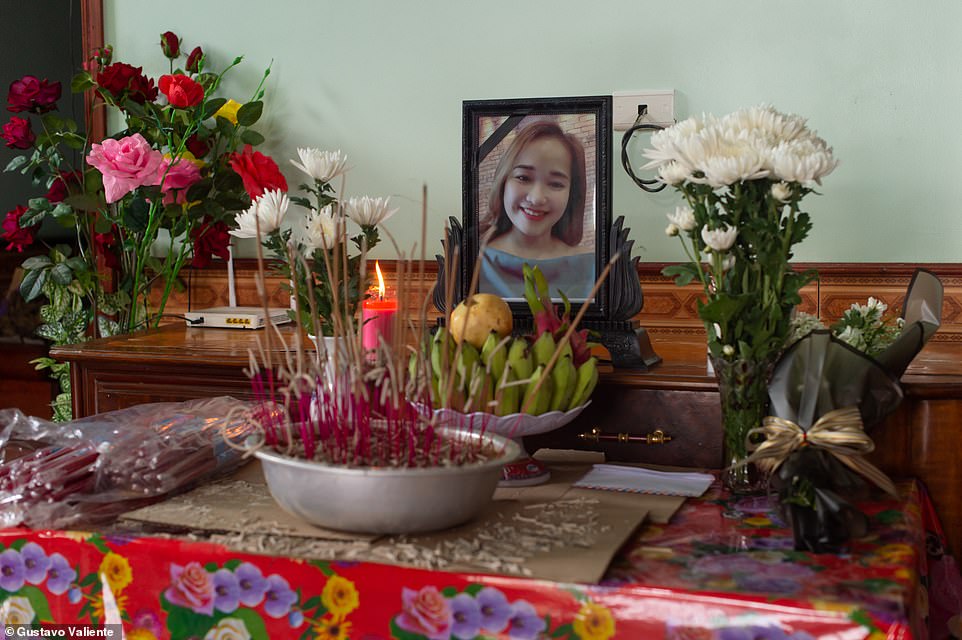20237614-7618377-Anna_s_family_sat_smoking_and_drinking_tea_as_a_procession_of_vi-a-57_1572168587205