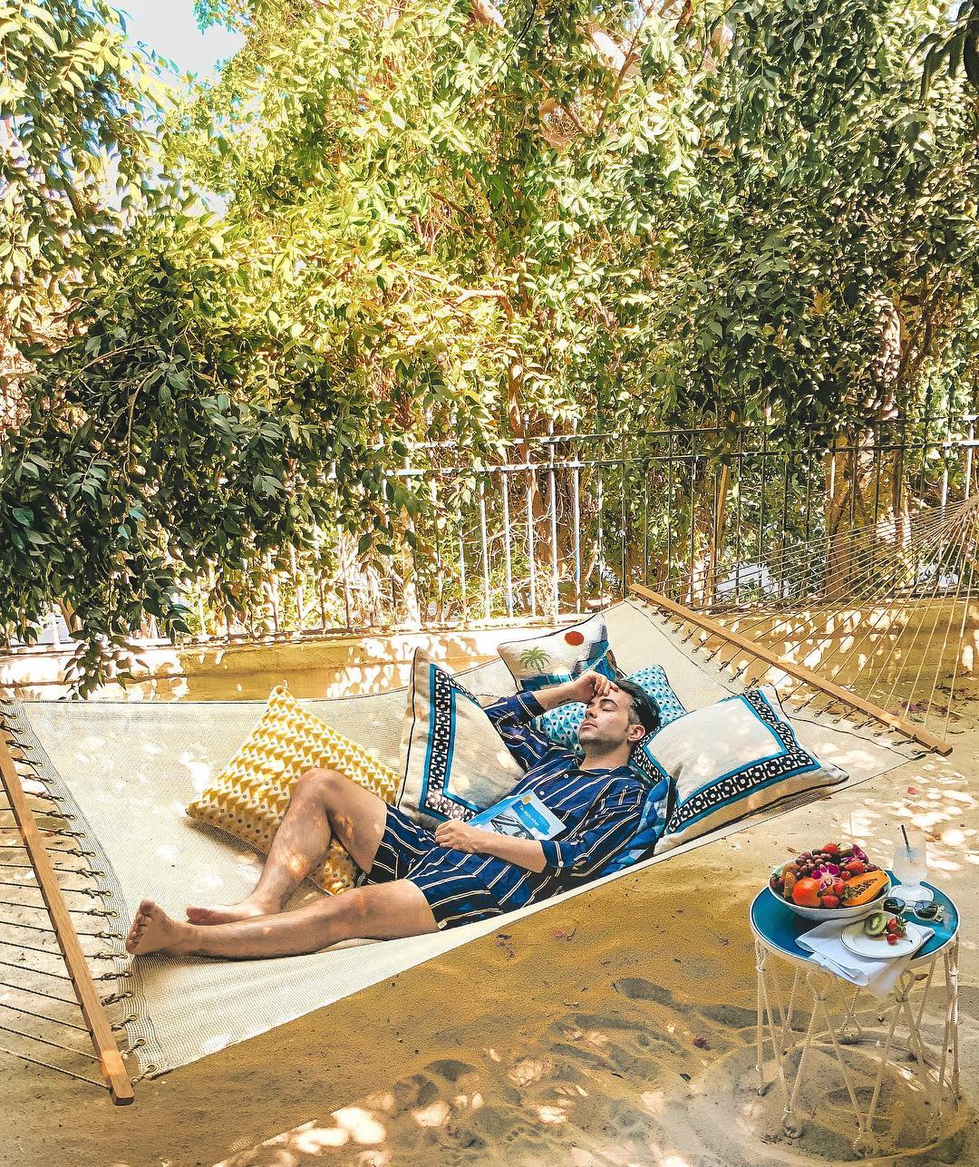 38151471_277784679473814_540734879