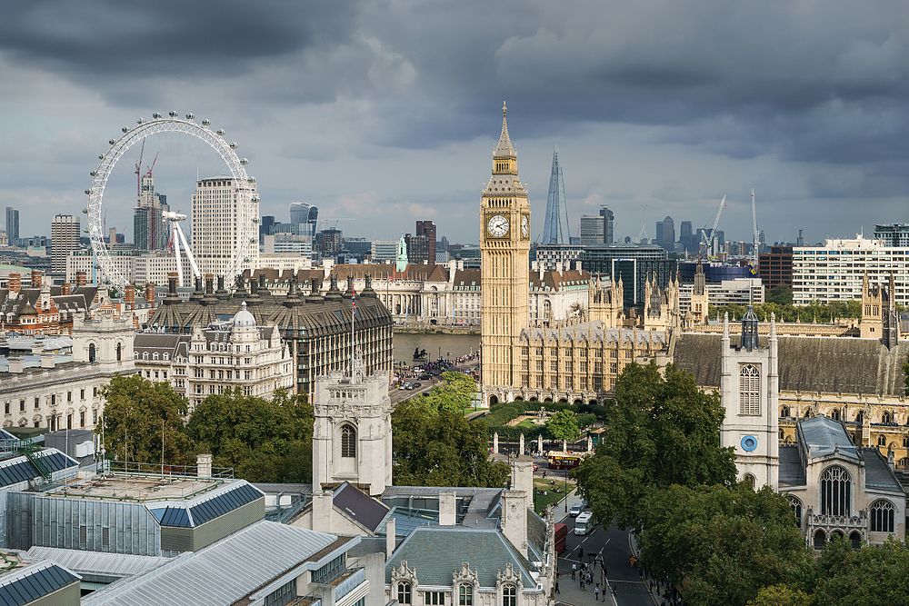 Palace_of_Westminster_from_the_dome_on_Methodist_Central_Hall