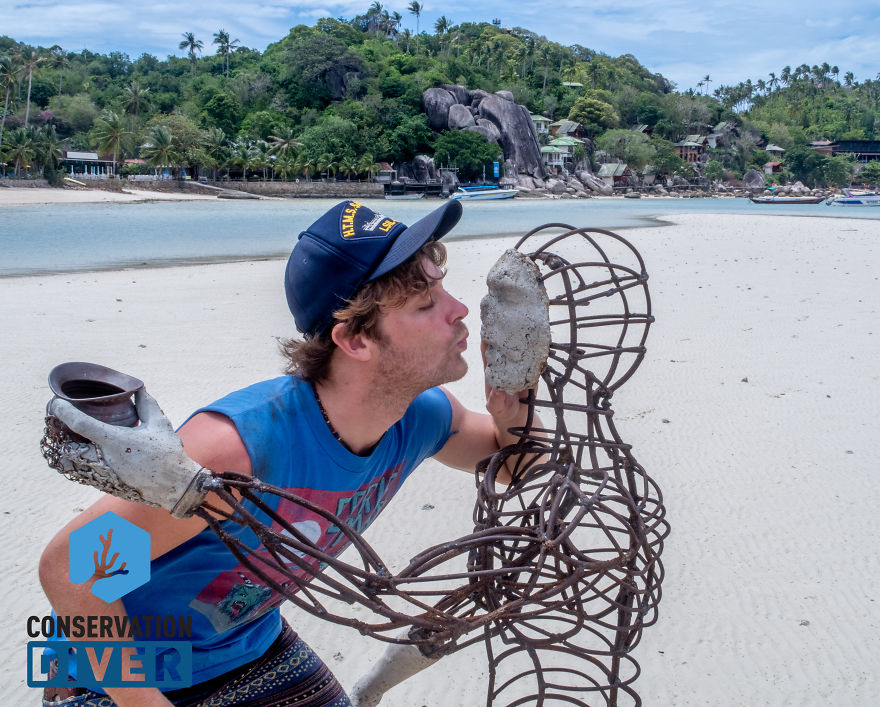 The-Fight-for-the-Last-of-Life-my-latest-Electrified-Underwater-Sculpture-5d92e5c3e6534__880