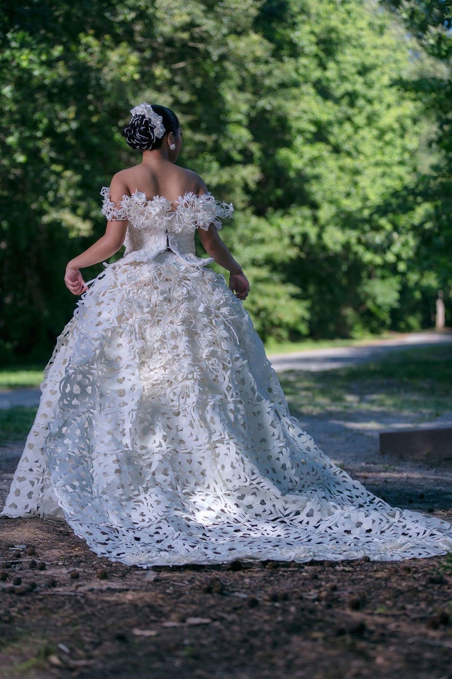 roy_cruz_-_qn_tp_wedding_dress_contest_-_1_746b47ae2c53764a7ae4fe1c139accdc.fit-880w