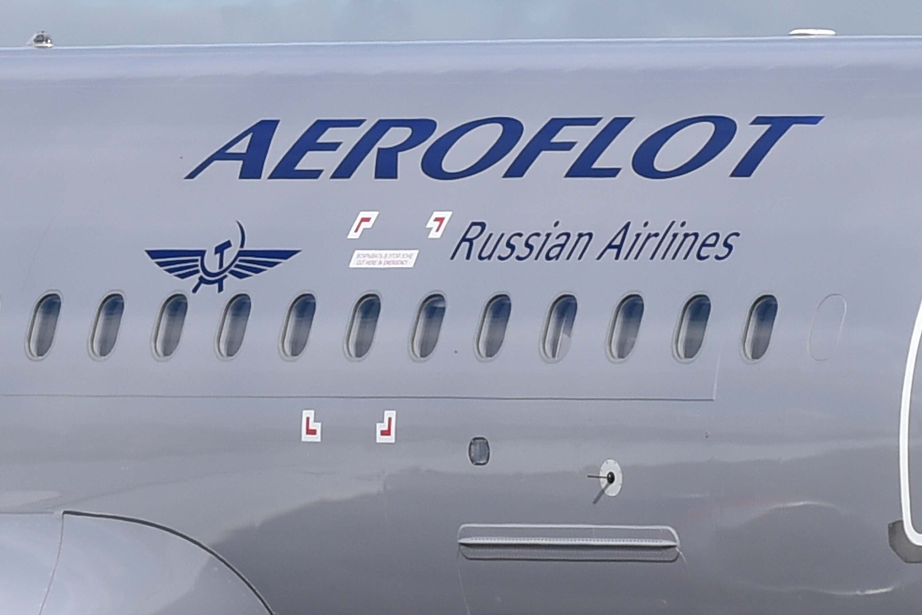 An Airbus A320 belonging to the Russian company Aeroflot prepares to take off on September 26, 2017 from Toulouse-Blagnac airport in southwestern France. / AFP PHOTO / PASCAL PAVANI (Photo credit should read PASCAL PAVANI/AFP via Getty Images)