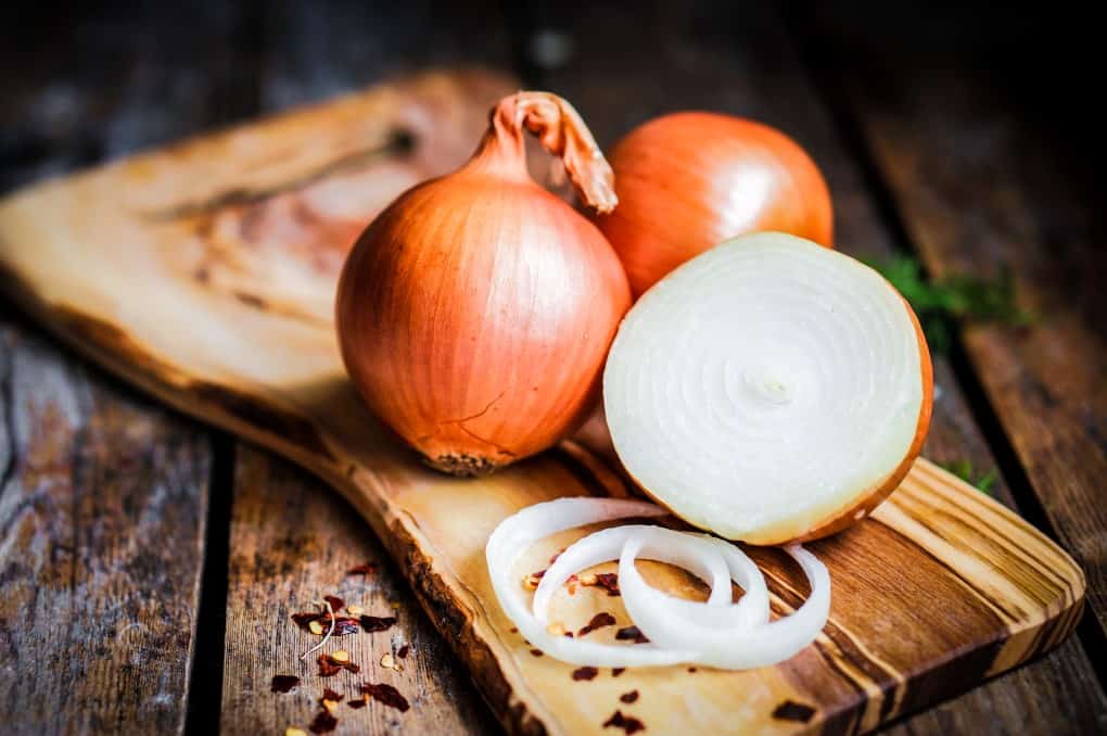 Cutting-onions2-Custom