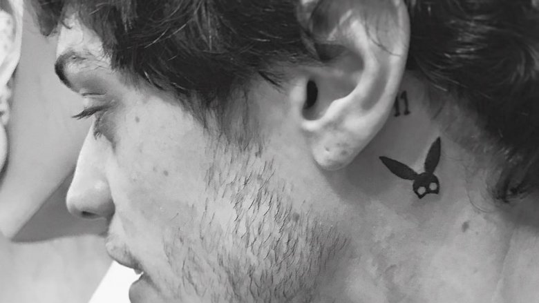he-has-a-habit-of-getting-tattoos-for-his-girlfriends-1529587607