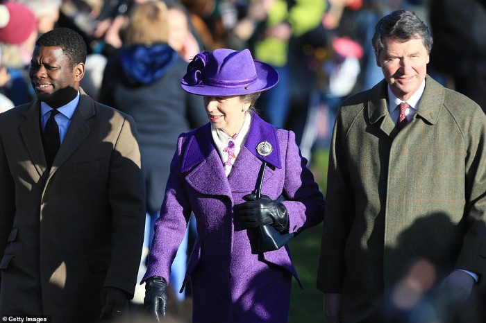 22652658-7826297-The_Princess_Royal_wore_a_fetching_purple_fedora_as_she_walked_a-a-114_1577278875464.jpg