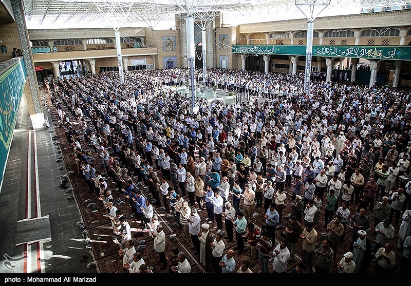 Eid_al-Fitr_prayer,_Fatima_Masuma_Shrine,_Qom,_Iran_2