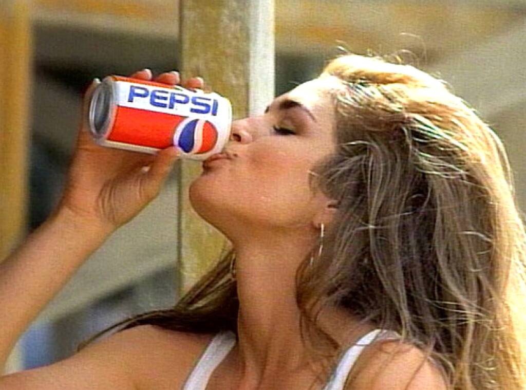 rs_1024x759-150126171547-1024.Cindy-Crawford-Pepsi-Commercial.2.ms.012615.jpg