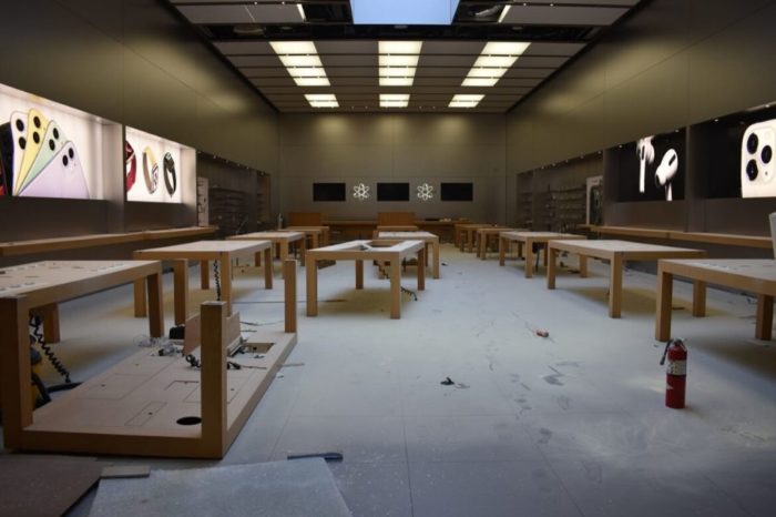 Molly-Brandt-Apple-Uptown-The-Apple-Post-700x466