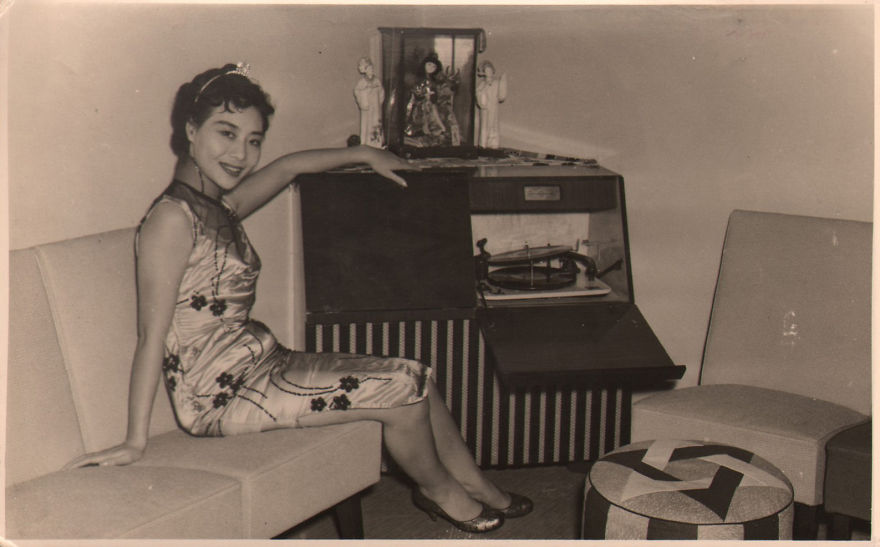 My-late-grandma-left-a-treasure-of-photographs-of-her-life-as-a-pop-singer-and-model-5ebcec8095c4d__880