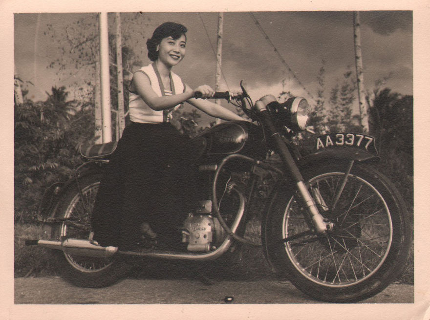My-late-grandma-left-a-treasure-of-photographs-of-her-life-as-a-pop-singer-and-model-5ebd4e13b0acf__880