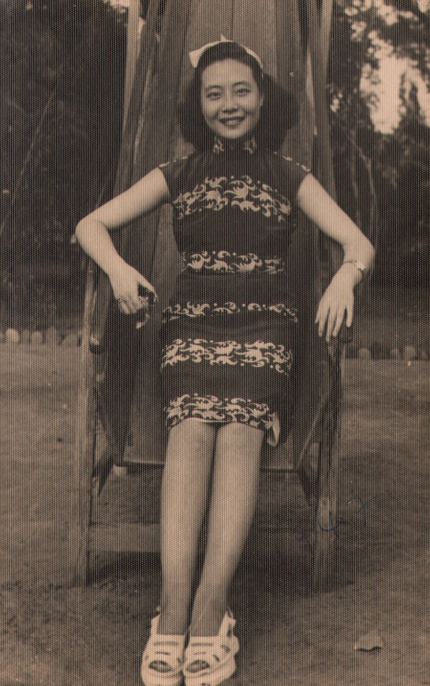 My-late-grandma-left-a-treasure-of-photographs-of-her-life-as-a-pop-singer-and-model-5ebd66b90dc86__880