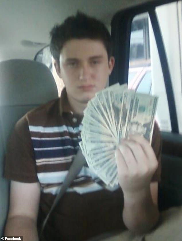 29288204-8393947-image-m-5_1591421951326