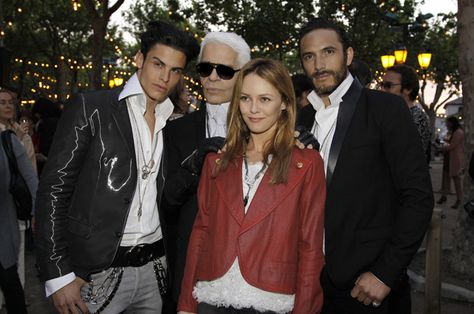 f77905f533b5b73cfcc976787c0db71a--vanessa-paradis-karl-lagerfeld.jpg