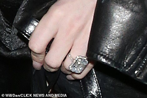 32564270-8678795-Dazzling_The_star_s_ring_looked_incredible_as_she_left_the_gig-a-131_1598799011272