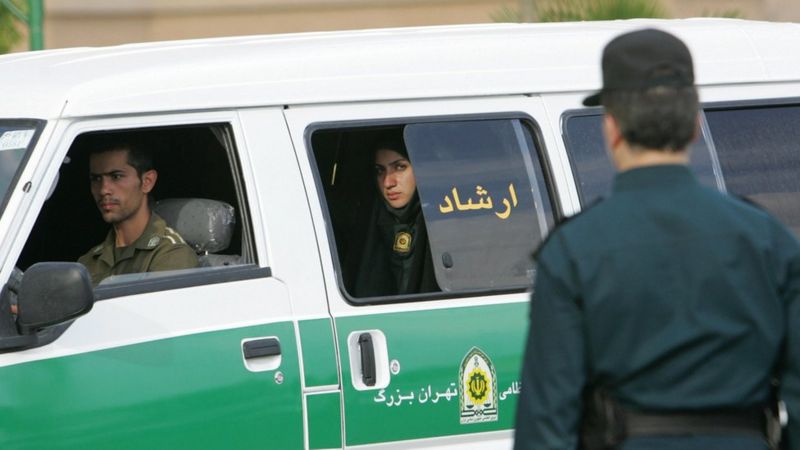 _89367003_morality_iran_gasht_tehran_230707_afp