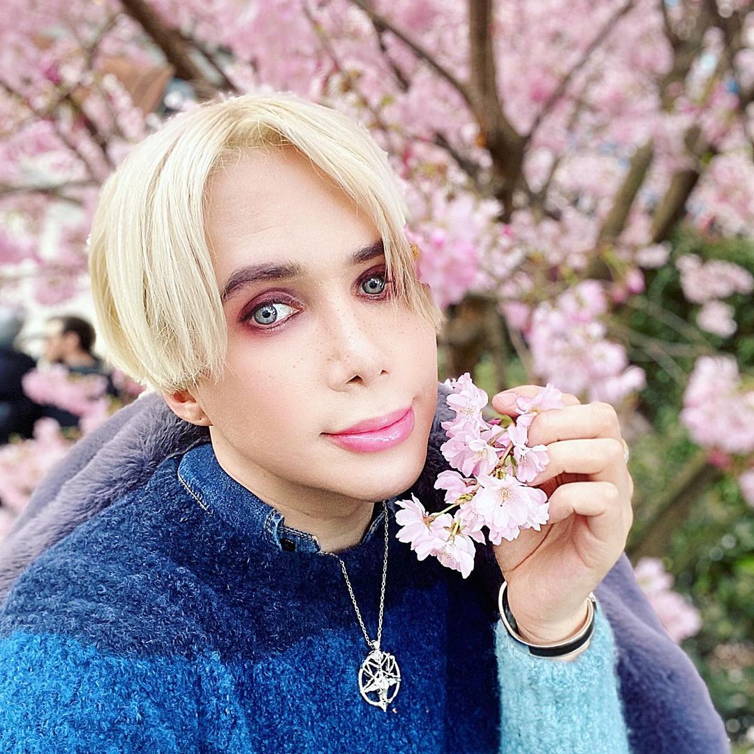 英国小哥痴迷韩团，先整成男团，再整成女团？现在他后悔了– 英国那些事儿