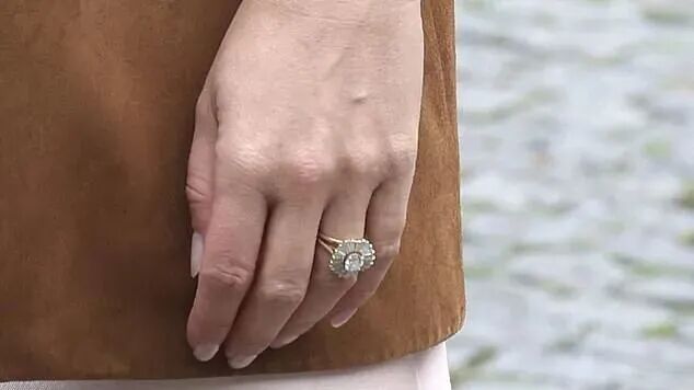 1760724467-5620-c2iahwLZj8xLQLkCvKNYqAzFDZZQ