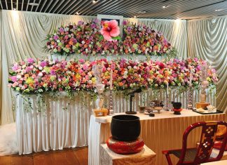 追星迷去世,留下一堆偶像周边,没想到,偶像亲自来参加葬礼