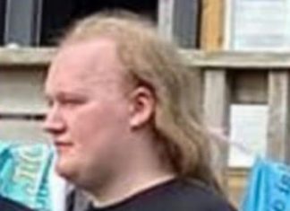 跨性别用女更衣室,私下却在和女友造娃。同事慌了,太离谱!