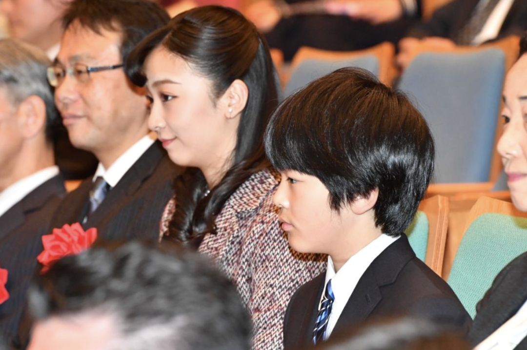 1761928323-9333-iczQyWxKKvSQd0768bQGj4AZrRcg