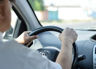 老人开车就医,20公里的路,他开出1500公里!半个欧洲过去了,他愣没感觉不对