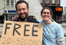 没朋友可拥抱?现在有“职业拥抱师”了!月薪能到5千美元,没任何低俗成分,纯抱